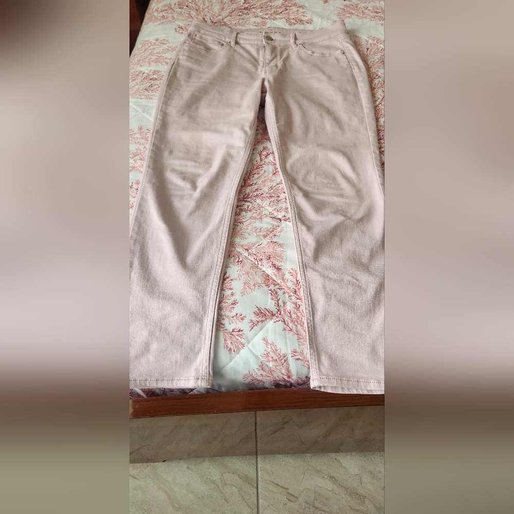 WHITE HOUSE BLACK MARKET Blush skinny jeans